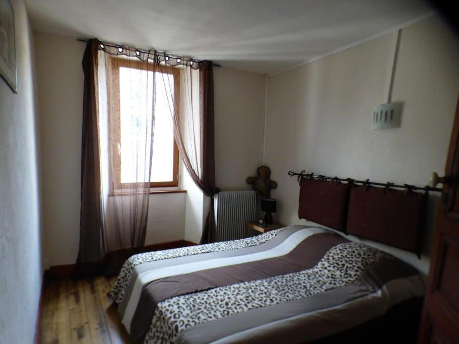 Maison Familiale Pour 8 Saint-Aventin Exteriör bild