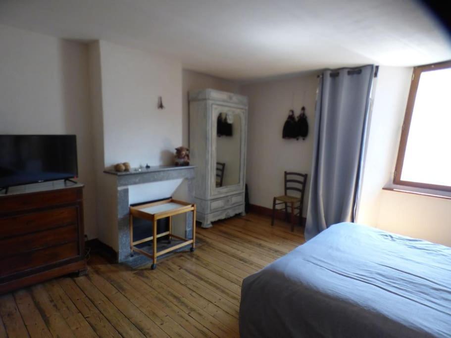 Maison Familiale Pour 8 Saint-Aventin Exteriör bild