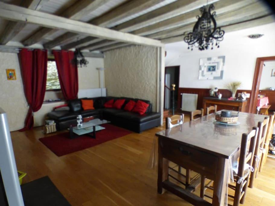 Maison Familiale Pour 8 Saint-Aventin Exteriör bild