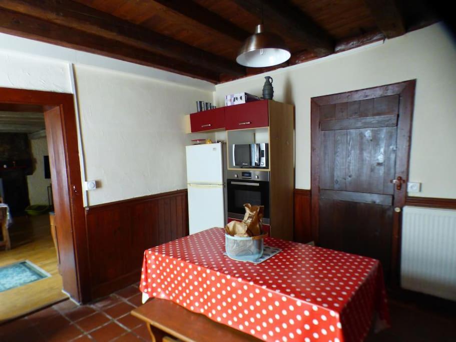 Maison Familiale Pour 8 Saint-Aventin Exteriör bild