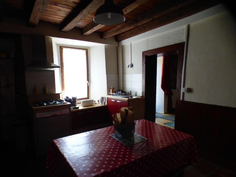 Maison Familiale Pour 8 Saint-Aventin Exteriör bild